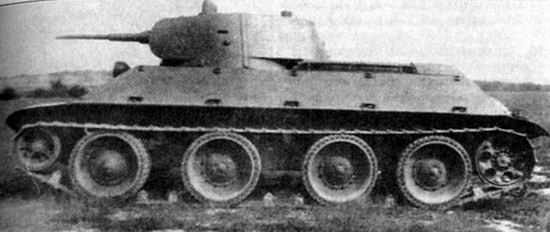 Советский «автострадный» танк А-20 на гусеницах