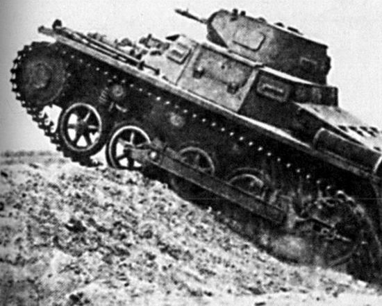Немецкий легкий танк Pz-I в 1941 году воевал уже не в первой линии