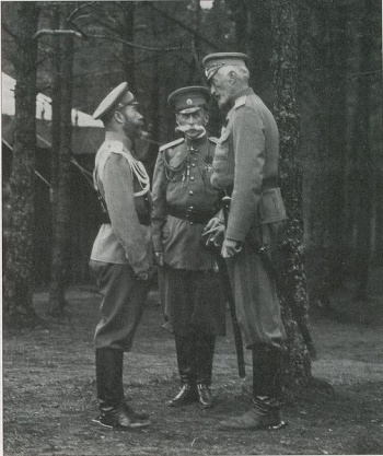 Николай II, Верховный главнокомандующий великий князь Николай Николаевич-младший и военный министр В.А. Сухомлинов в Ставке. Сентябрь 1914 г.