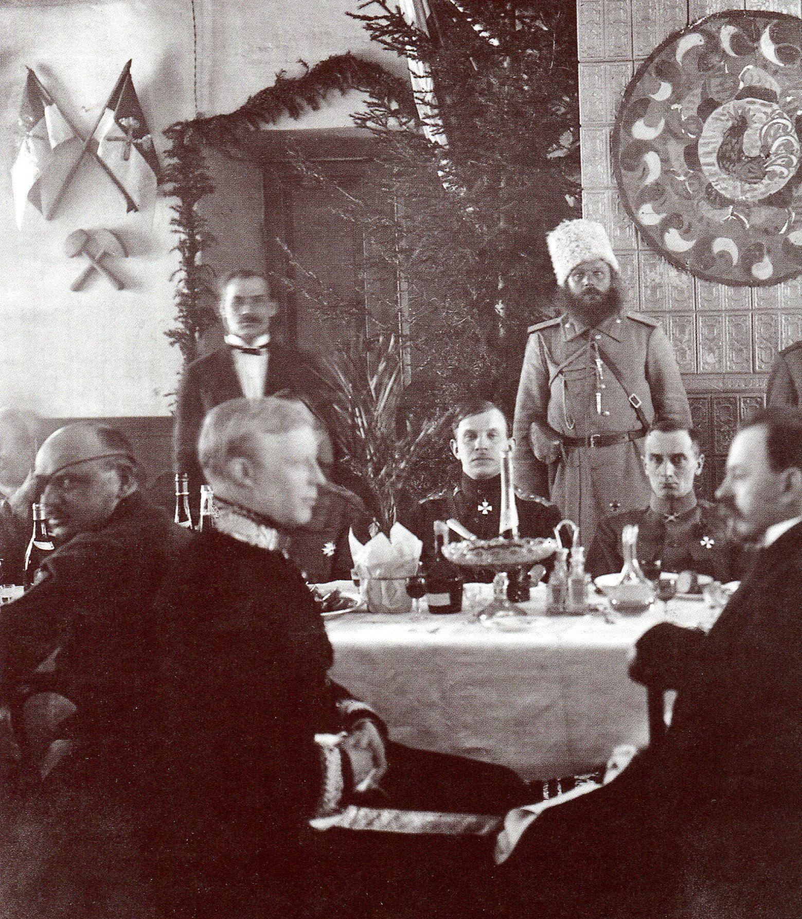 А. Колчак и Р. Гайда на банкете с представителями иностранных союзников. Екатеринбург, 1919.